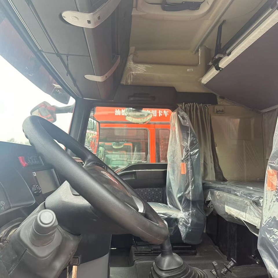 Sinotruk - Trekkvogn: bilde 3 Sinotruk - Trekkvogn: bilde 3