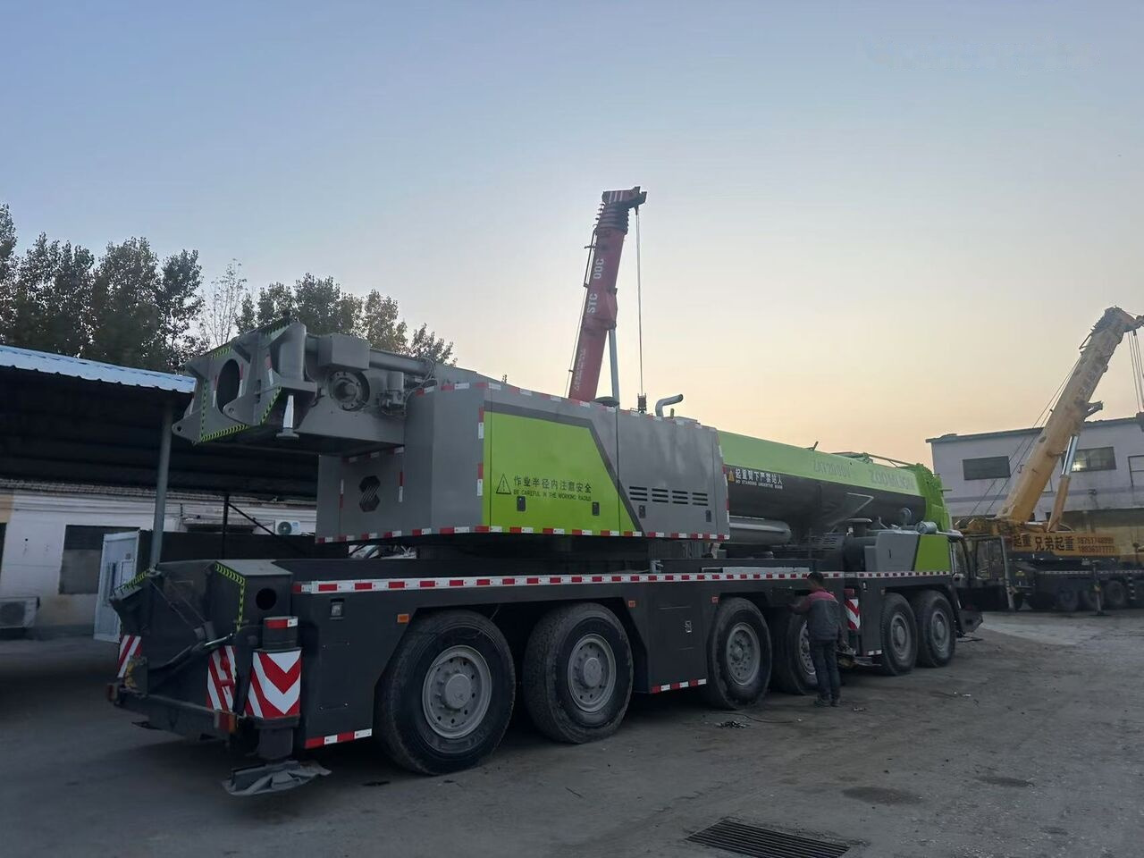 Zoomlion ZTC2000V - Mobilkran: bilde 1 Zoomlion ZTC2000V - Mobilkran: bilde 1