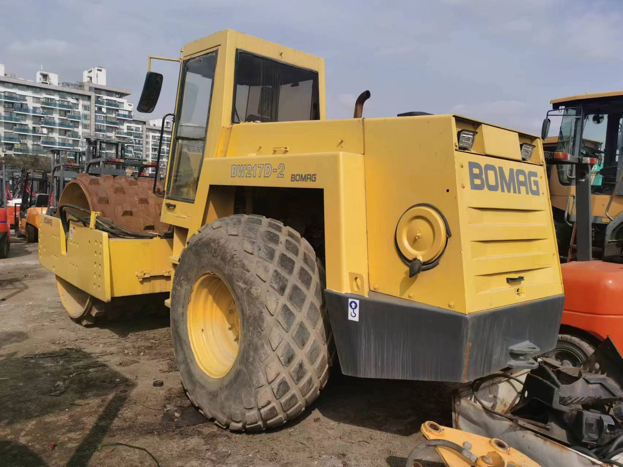 BOMAG BW217D-2 - Kompaktor: bilde 2 BOMAG BW217D-2 - Kompaktor: bilde 2