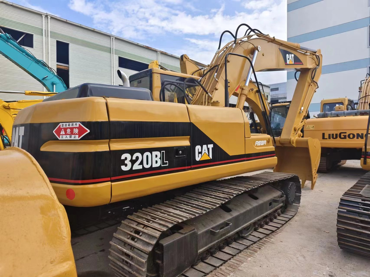 CATERPILLAR 320BL - Beltegraver: bilde 1 CATERPILLAR 320BL - Beltegraver: bilde 1