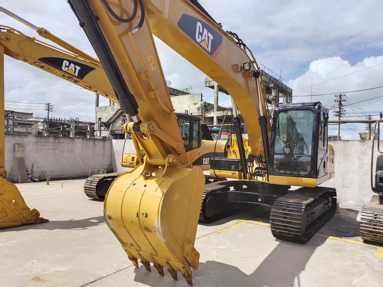 CATERPILLAR 320D - Beltegraver: bilde 1 CATERPILLAR 320D - Beltegraver: bilde 1