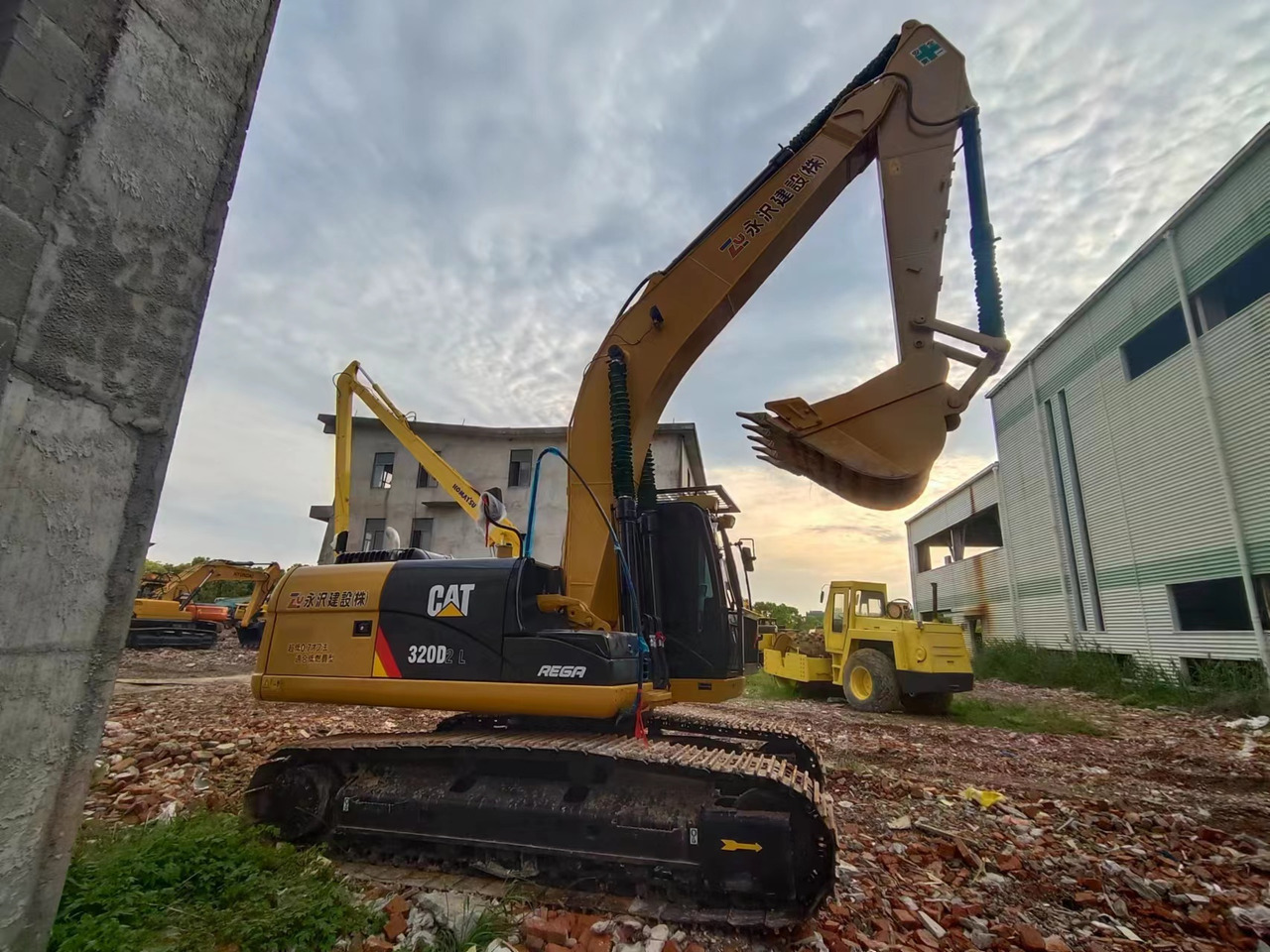 CATERPILLAR 320D2L CAT 320D - Beltegraver: bilde 2 CATERPILLAR 320D2L CAT 320D - Beltegraver: bilde 2