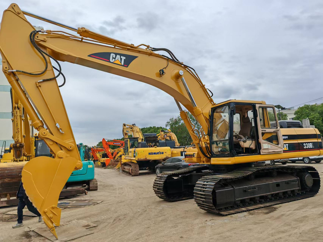 CATERPILLAR 330BL - Beltegraver: bilde 1 CATERPILLAR 330BL - Beltegraver: bilde 1