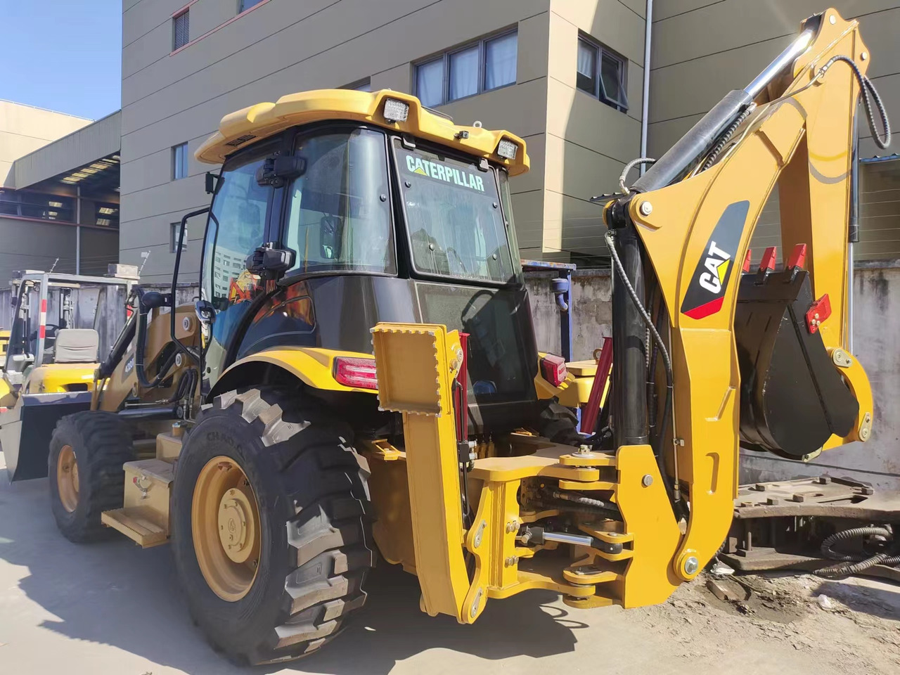 CATERPILLAR 420f - Traktorgraver: bilde 2 CATERPILLAR 420f - Traktorgraver: bilde 2