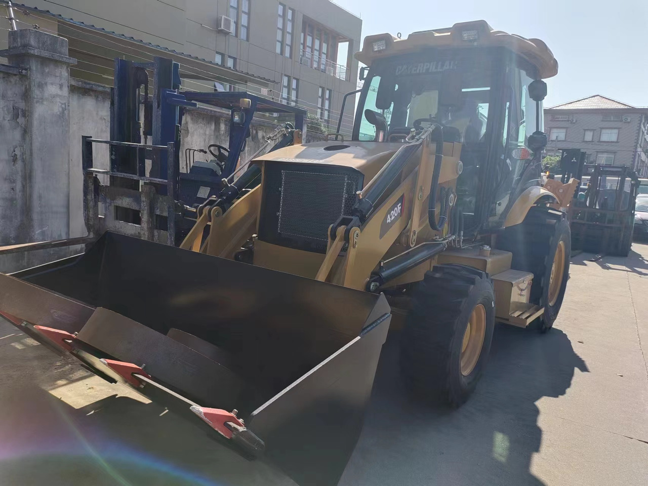 CATERPILLAR 420f - Traktorgraver: bilde 4 CATERPILLAR 420f - Traktorgraver: bilde 4