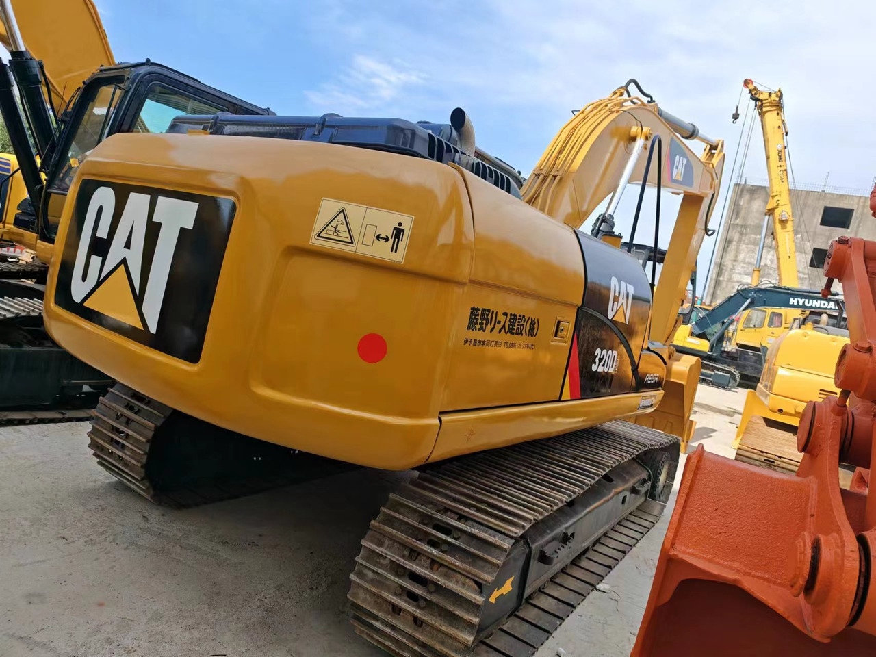 CATERPILLAR CAT 320D2 - Beltegraver: bilde 2 CATERPILLAR CAT 320D2 - Beltegraver: bilde 2
