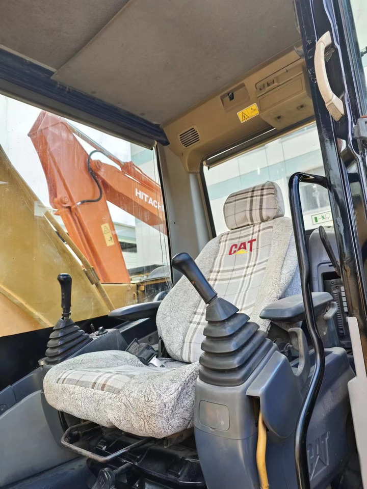 CATERPILLAR CAT 320D2 - Beltegraver: bilde 4 CATERPILLAR CAT 320D2 - Beltegraver: bilde 4