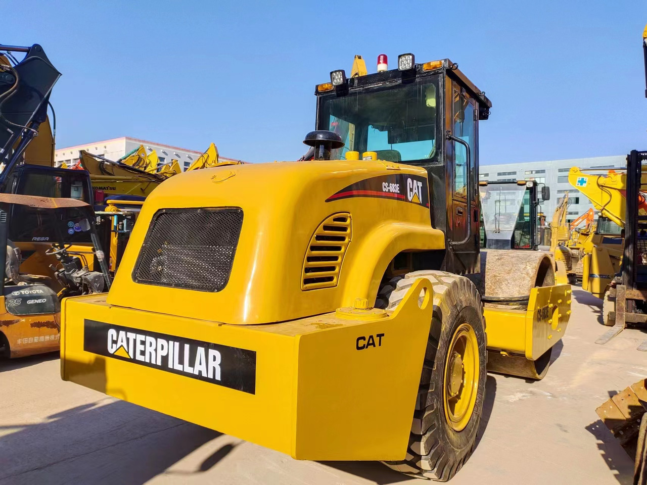 CATERPILLAR CS683E - Kompaktor: bilde 4 CATERPILLAR CS683E - Kompaktor: bilde 4