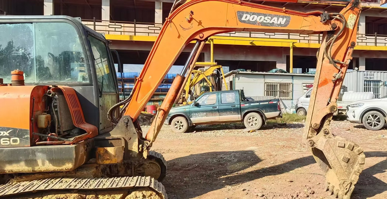 DOOSAN dx60 - Minigraver: bilde 2 DOOSAN dx60 - Minigraver: bilde 2