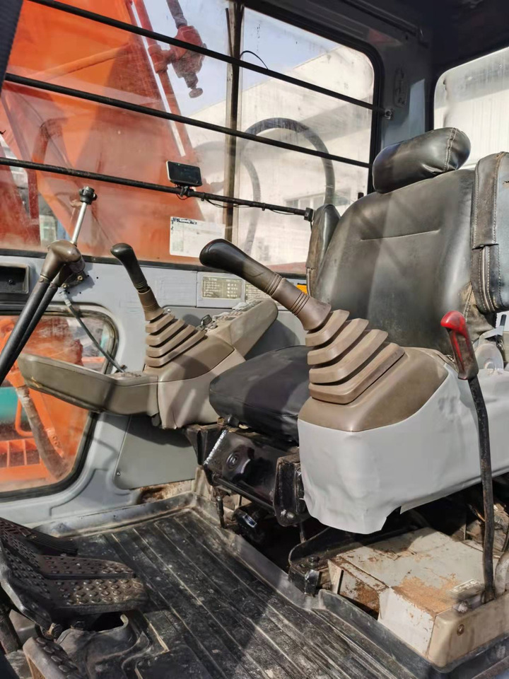 HITACHI EX120-2 - Beltegraver: bilde 5 HITACHI EX120-2 - Beltegraver: bilde 5