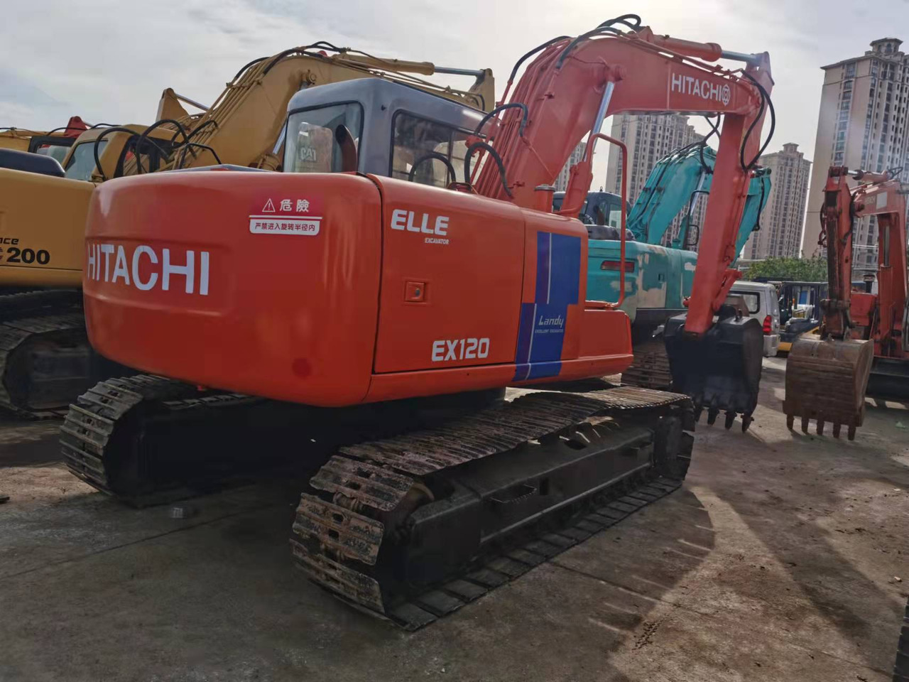 HITACHI EX120-2 - Beltegraver: bilde 2 HITACHI EX120-2 - Beltegraver: bilde 2