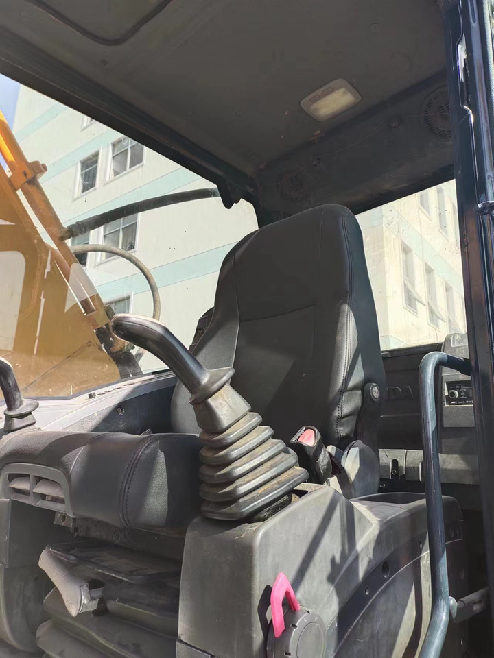 HYUNDAI 220LC-9S - Beltegraver: bilde 4 HYUNDAI 220LC-9S - Beltegraver: bilde 4