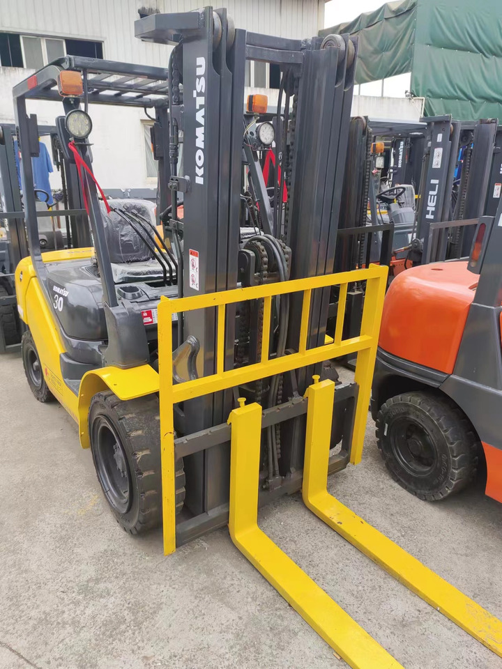 KOMATSU FD30 FD50 FD70 Japanese diesel forklift - Dieseltruck: bilde 2 KOMATSU FD30 FD50 FD70 Japanese diesel forklift - Dieseltruck: bilde 2