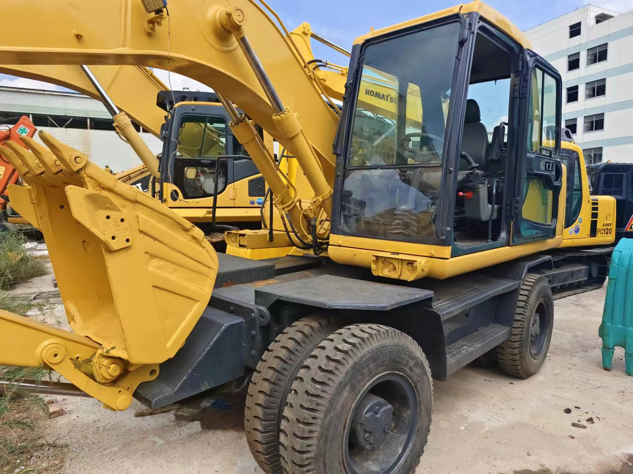 Hjulgraver KOMATSU PC130: bilde 8