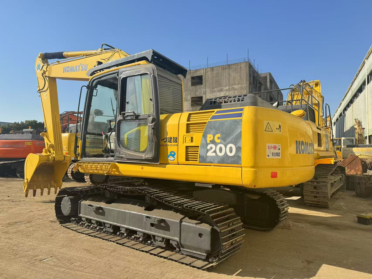 KOMATSU PC200-8 - Beltegraver: bilde 2 KOMATSU PC200-8 - Beltegraver: bilde 2