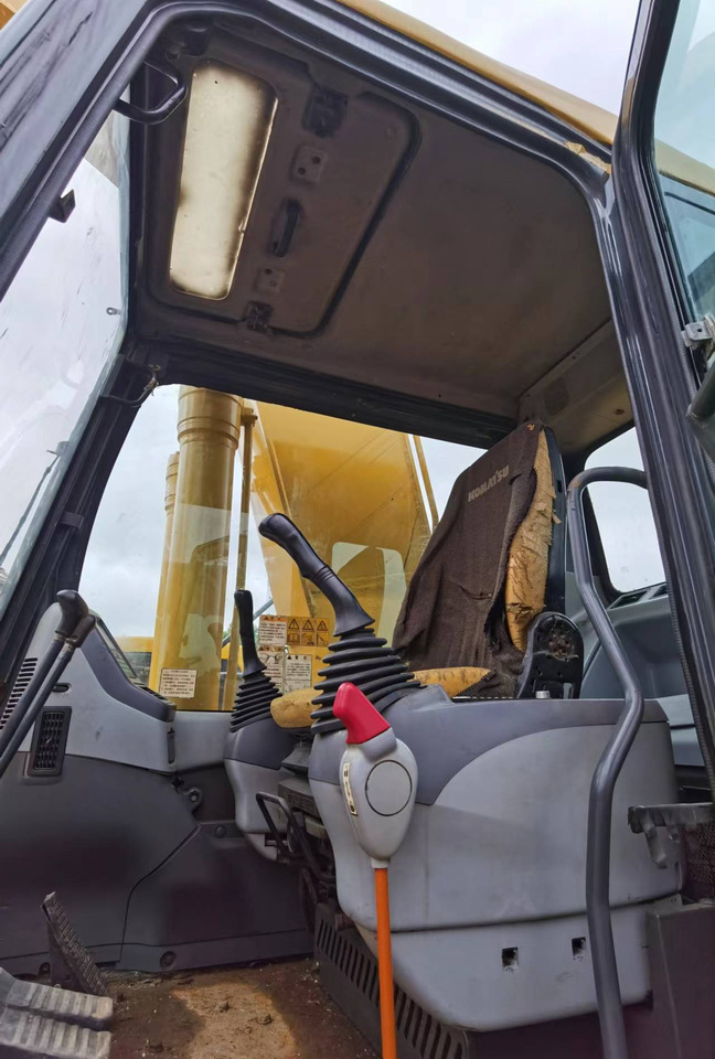 KOMATSU PC300-7 - Beltegraver: bilde 4 KOMATSU PC300-7 - Beltegraver: bilde 4