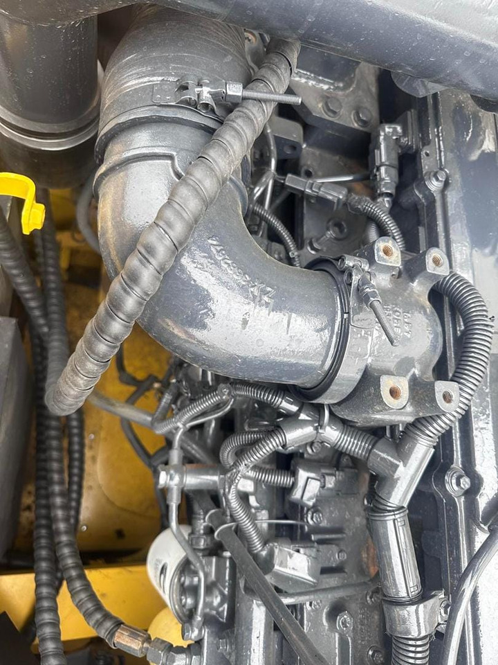 KOMATSU PC300-8 - Beltegraver: bilde 5 KOMATSU PC300-8 - Beltegraver: bilde 5