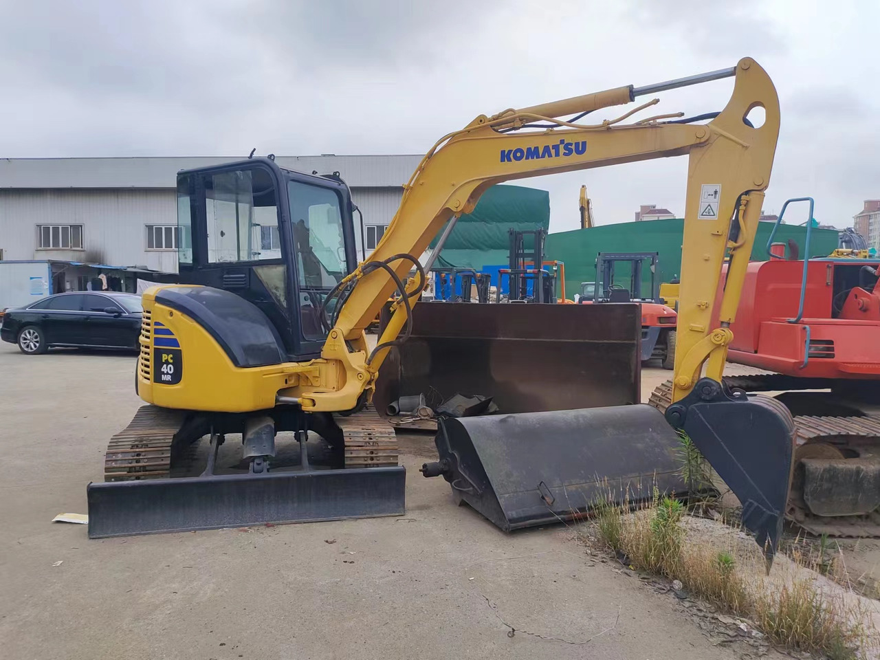 KOMATSU PC40MR - Minigraver: bilde 3 KOMATSU PC40MR - Minigraver: bilde 3