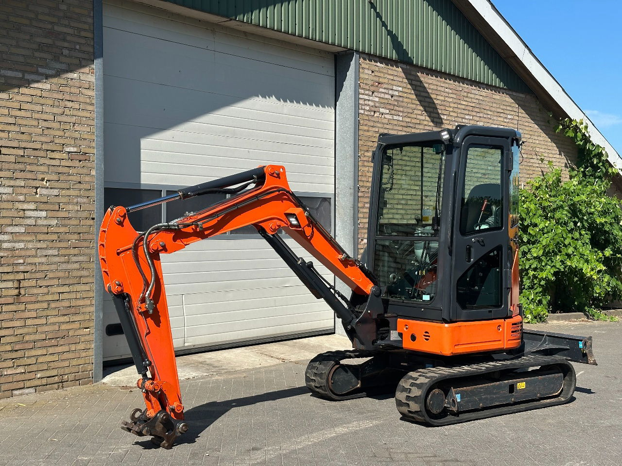 Hitachi ZX26U-6CR - Minigraver: bilde 3 Hitachi ZX26U-6CR - Minigraver: bilde 3