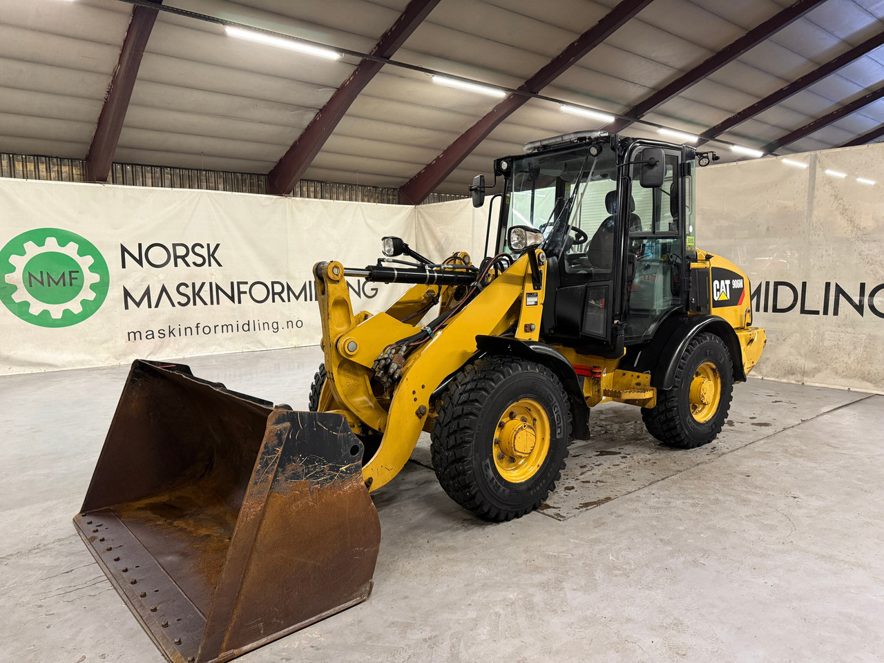 Hjullaster Cat 906M High Flow, 40 km/t med skuff og plog # TIL LEIE#: bilde 1