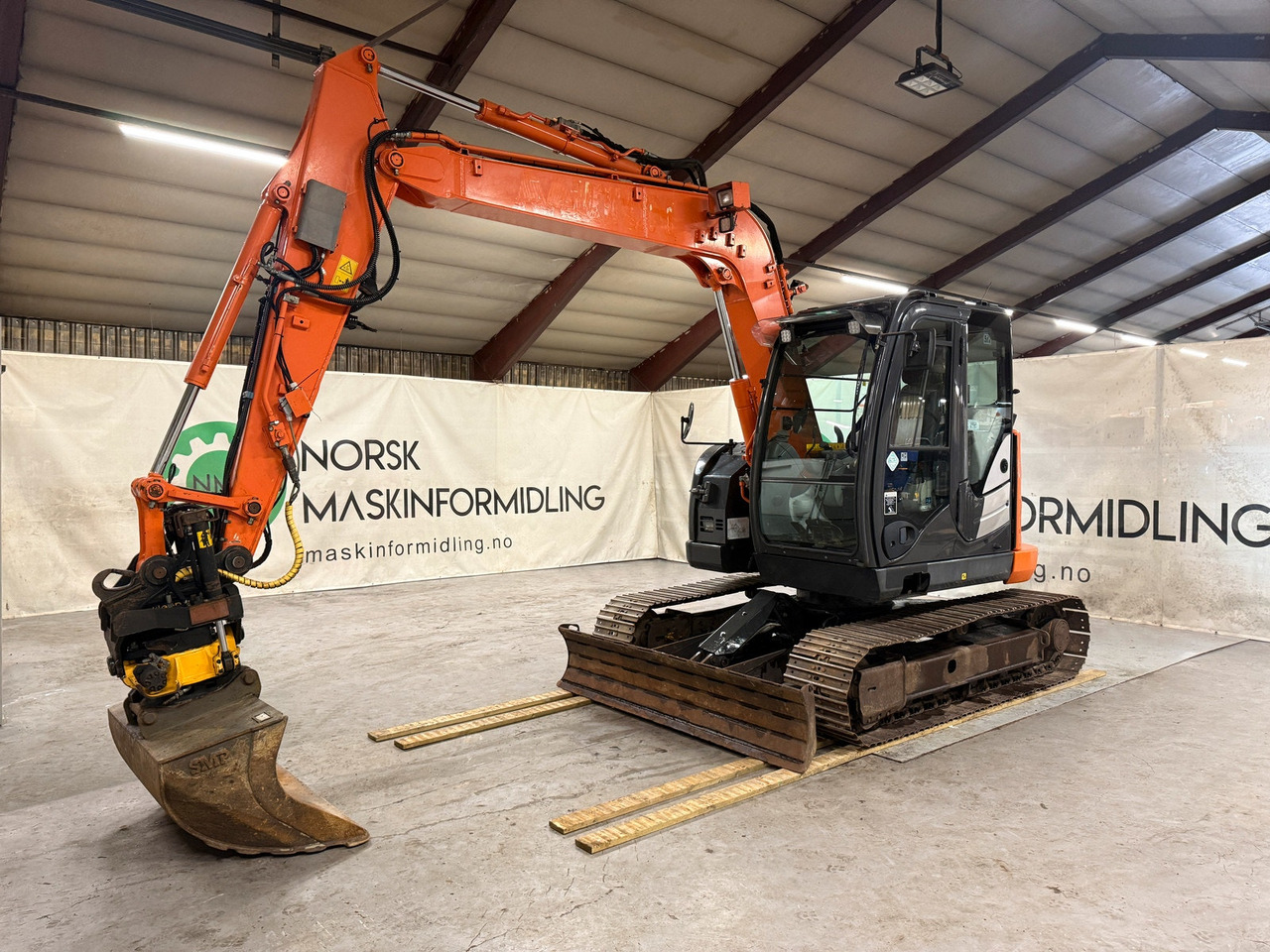 Hitachi ZX85US-5A - Beltegraver: bilde 1 Hitachi ZX85US-5A - Beltegraver: bilde 1