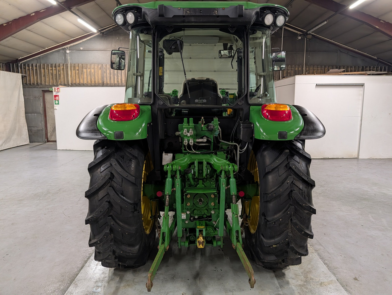 John Deere 5085M - Traktor: bilde 4 John Deere 5085M - Traktor: bilde 4