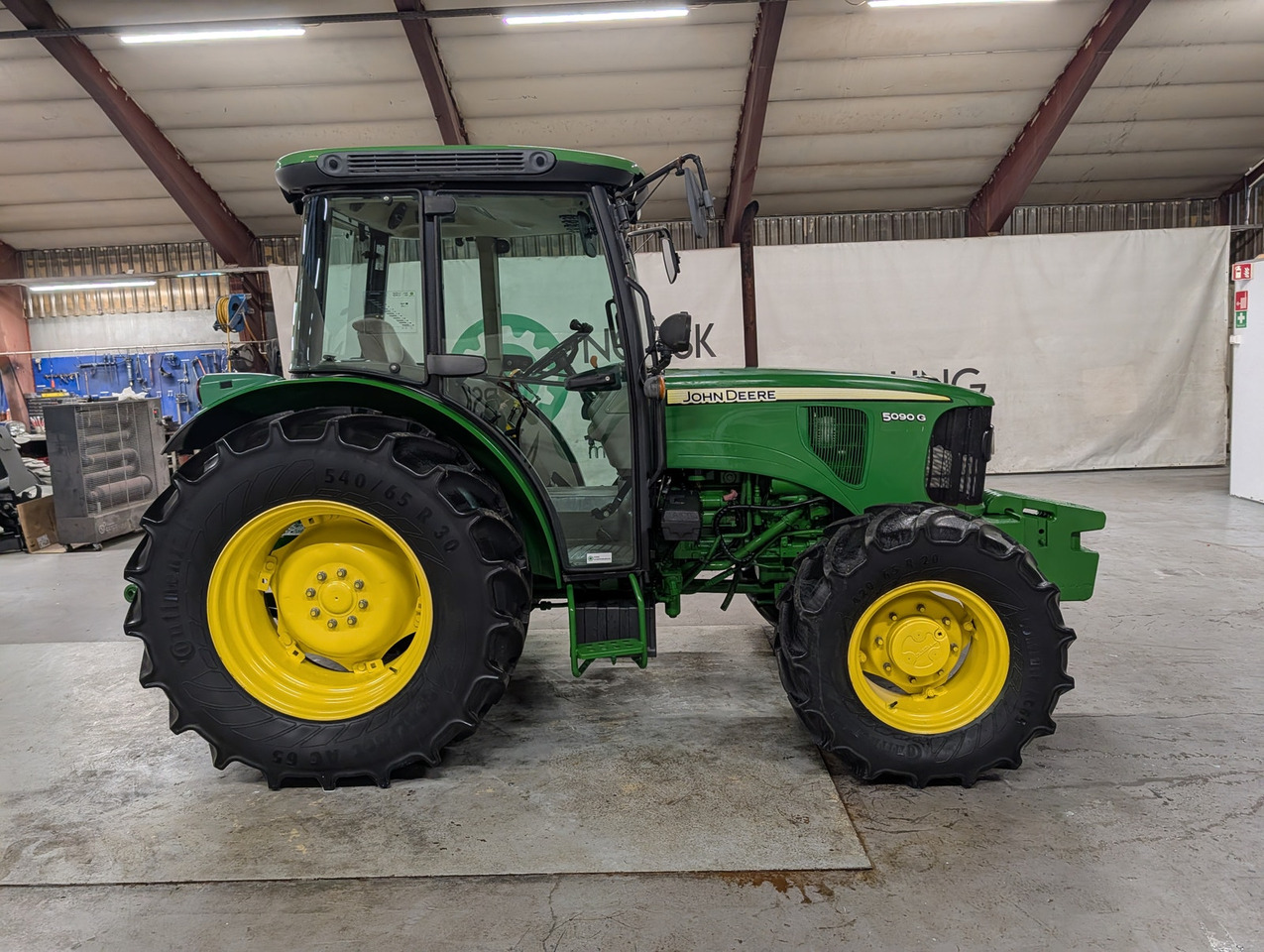 John Deere 5090G - Traktor: bilde 5 John Deere 5090G - Traktor: bilde 5