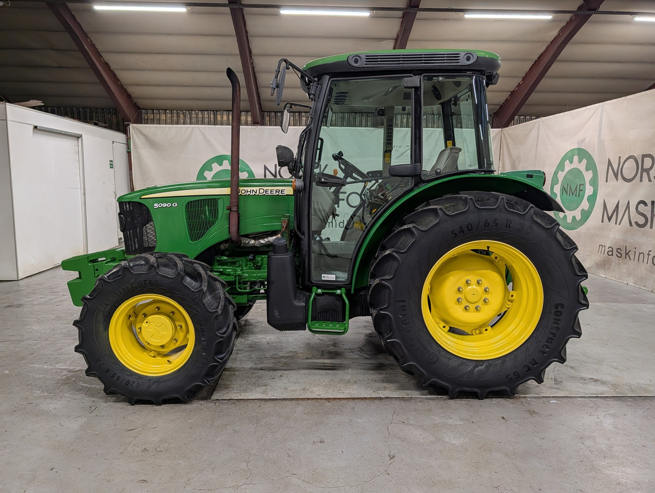 John Deere 5090G - Traktor: bilde 2 John Deere 5090G - Traktor: bilde 2