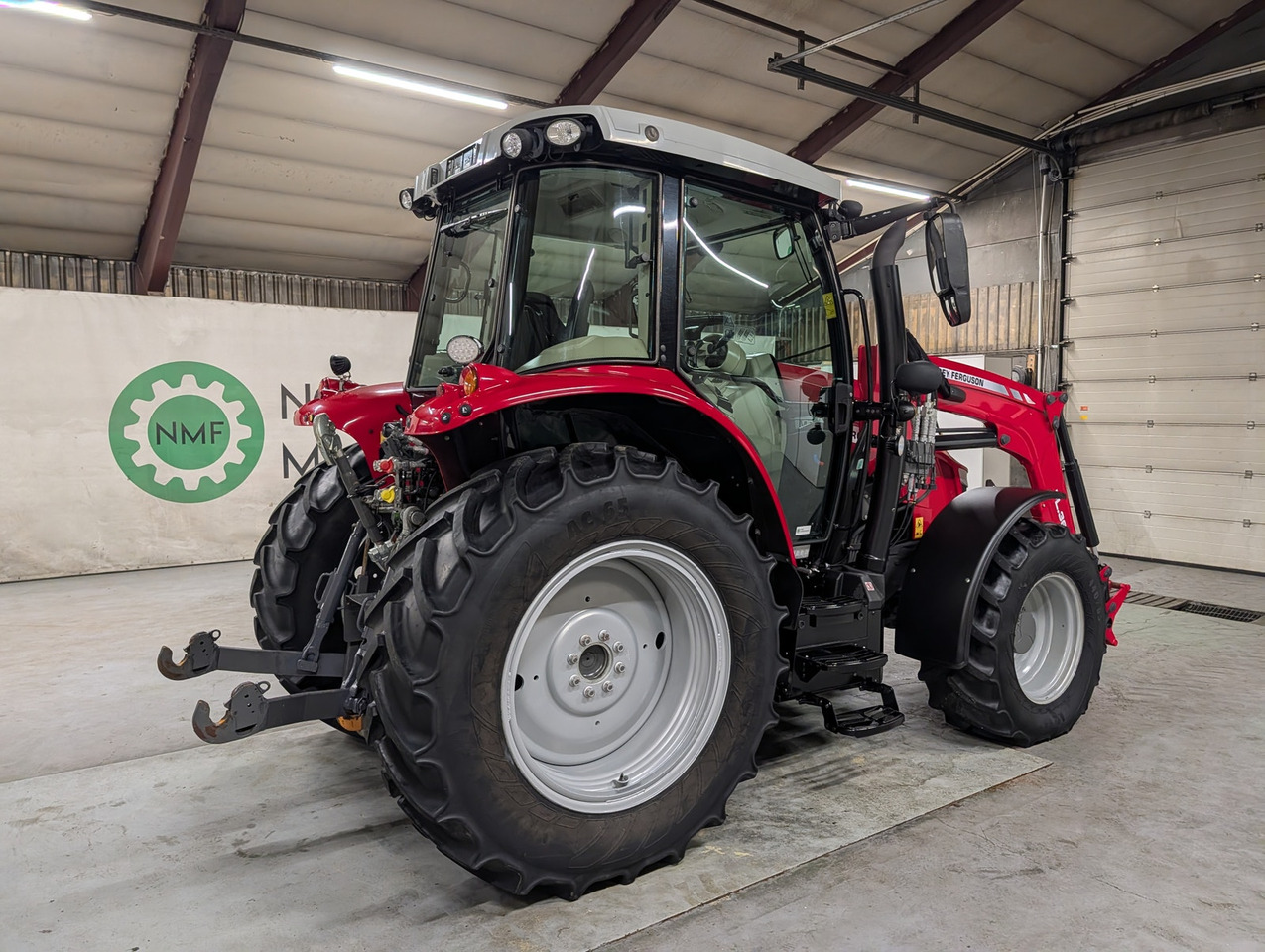 Massey Ferguson 5712S - Traktor: bilde 5 Massey Ferguson 5712S - Traktor: bilde 5