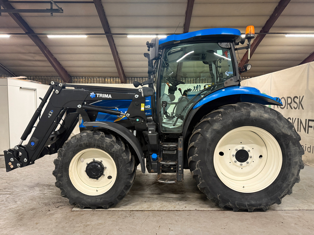 New Holland T6.140 EC - Traktor: bilde 2 New Holland T6.140 EC - Traktor: bilde 2