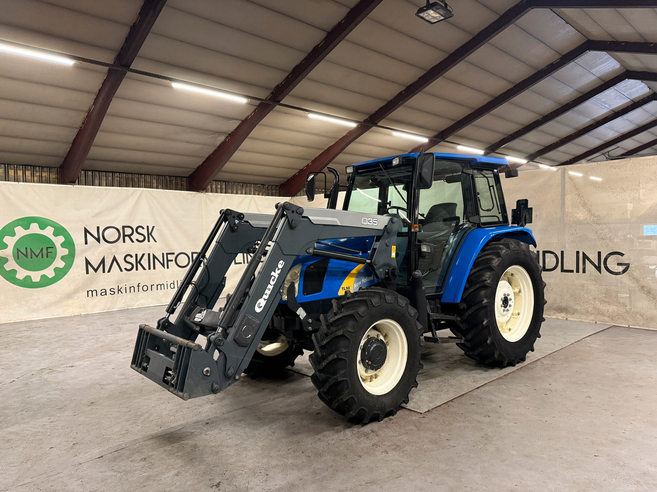 New Holland TL90 - Traktor: bilde 1 New Holland TL90 - Traktor: bilde 1