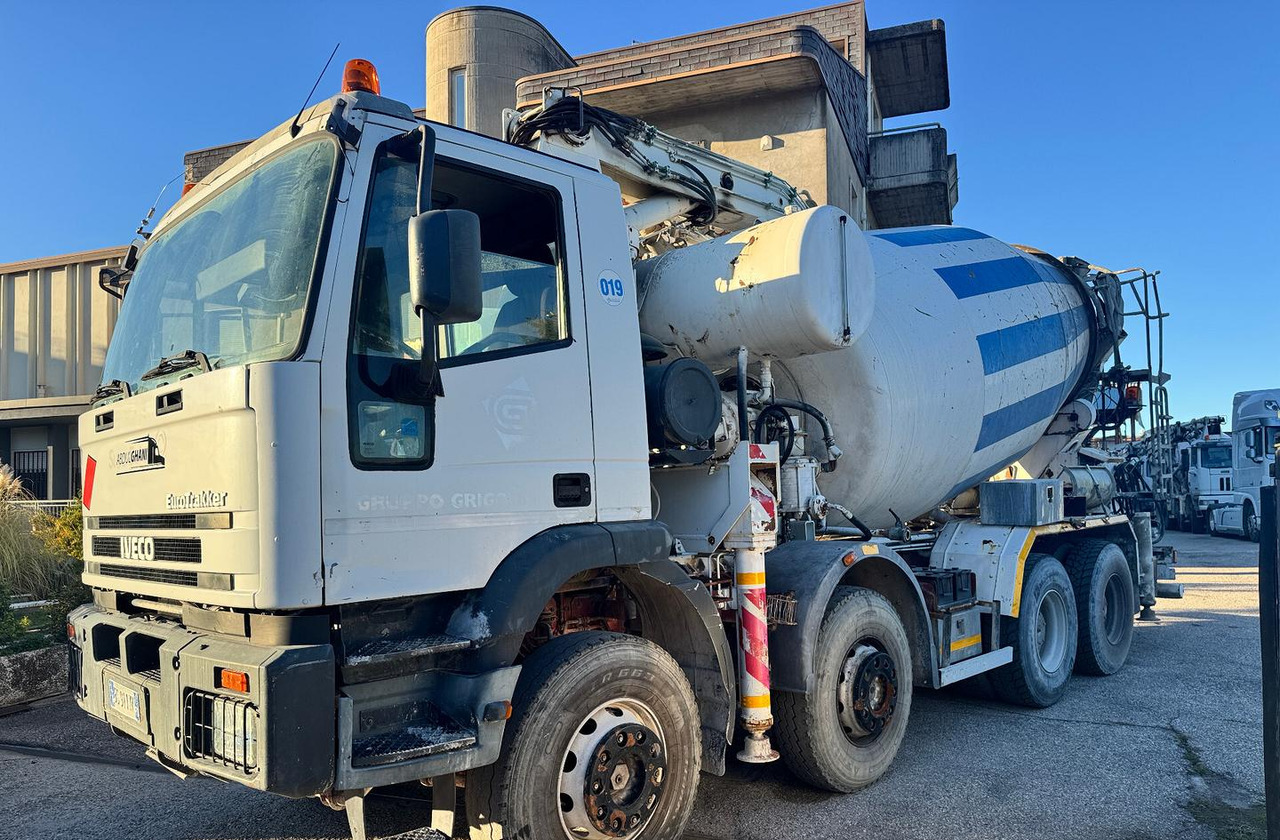Betonpompa CIFA Iveco Trakker 410E44 - Pumpemixer: bilde 4 Betonpompa CIFA Iveco Trakker 410E44 - Pumpemixer: bilde 4