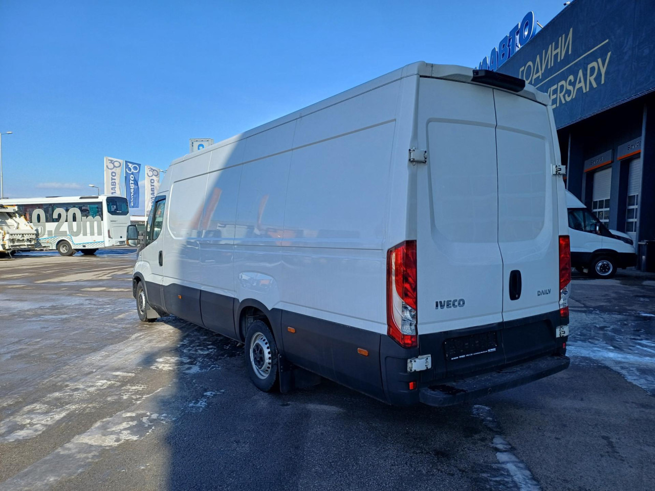IVECO Daily 35S16V - Kassebil: bilde 2 IVECO Daily 35S16V - Kassebil: bilde 2