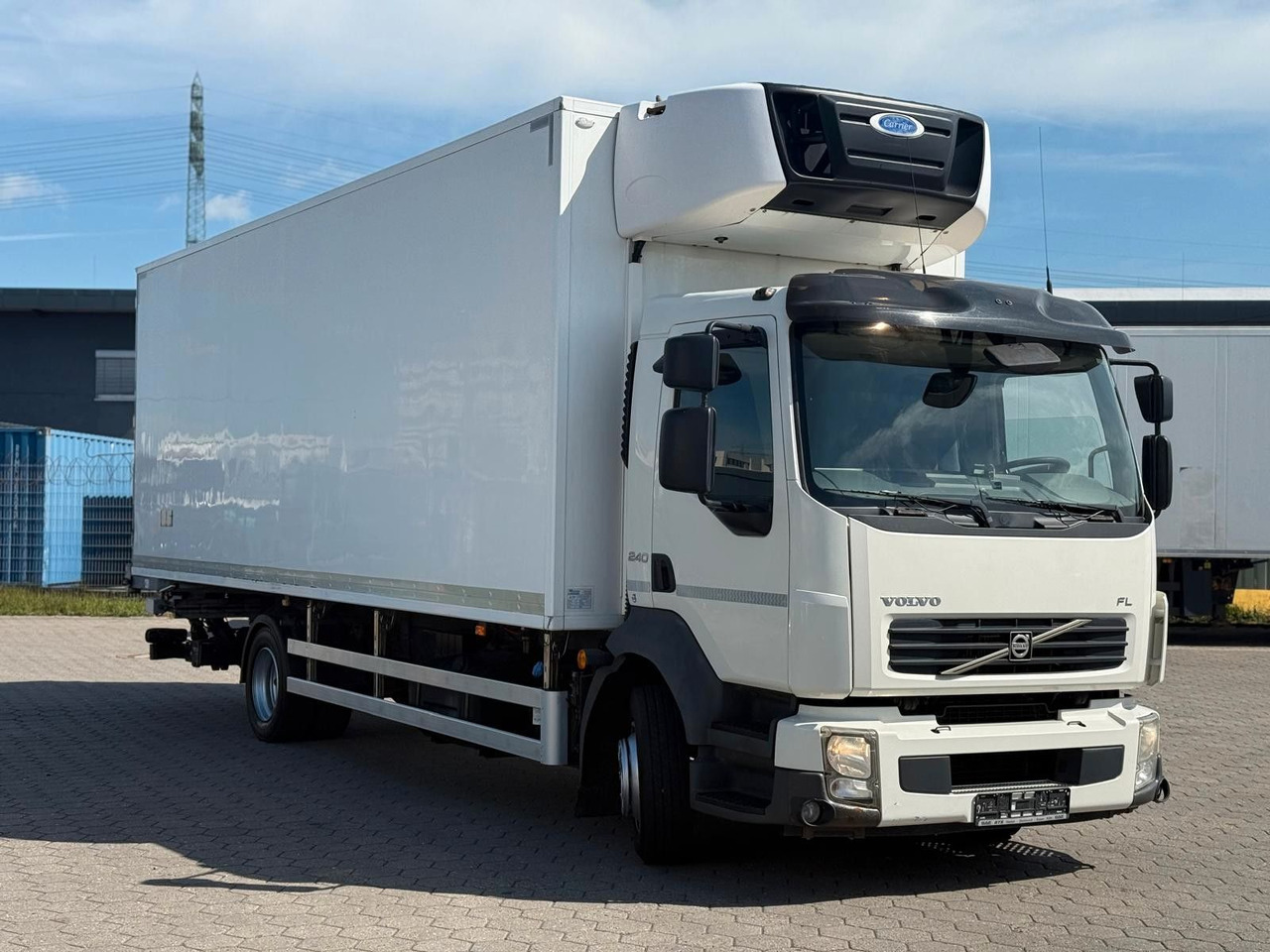 Volvo FL 240 Carrier Easy Cold+Hebebühne - Lastebil med kjøl: bilde 2 Volvo FL 240 Carrier Easy Cold+Hebebühne - Lastebil med kjøl: bilde 2