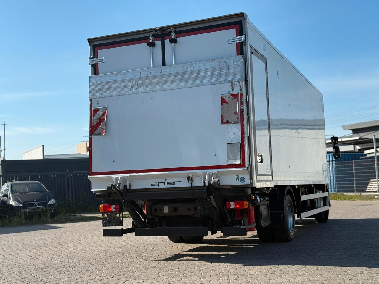 Volvo FL 42 R 240 +Thermoking T-880R+Kamera - Lastebil med kjøl: bilde 3 Volvo FL 42 R 240 +Thermoking T-880R+Kamera - Lastebil med kjøl: bilde 3