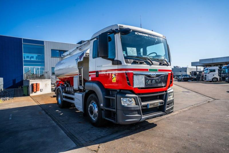 MAN TGS 18.400 4x4H +ALU CM 11.500L /4 COMP - Tankbil: bilde 2 MAN TGS 18.400 4x4H +ALU CM 11.500L /4 COMP - Tankbil: bilde 2