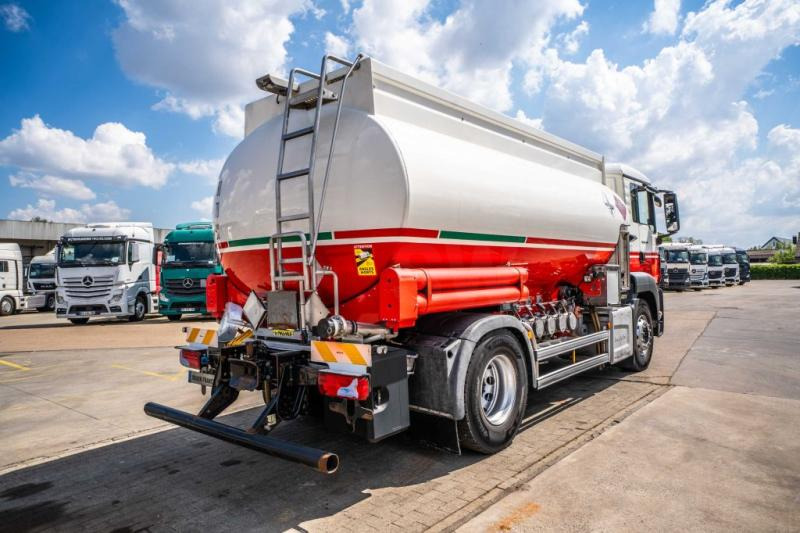 MAN TGS 18.400 // CUVE ALU MAGYAR 13.500L + 5 COMP - Tankbil: bilde 4 MAN TGS 18.400 // CUVE ALU MAGYAR 13.500L + 5 COMP - Tankbil: bilde 4