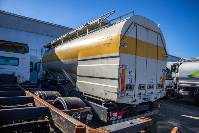 Renault PREMIUM 320 DXI+CITERNE ALIMENTAIRE ( engine problem) - Tankbil: bilde 4 Renault PREMIUM 320 DXI+CITERNE ALIMENTAIRE ( engine problem) - Tankbil: bilde 4