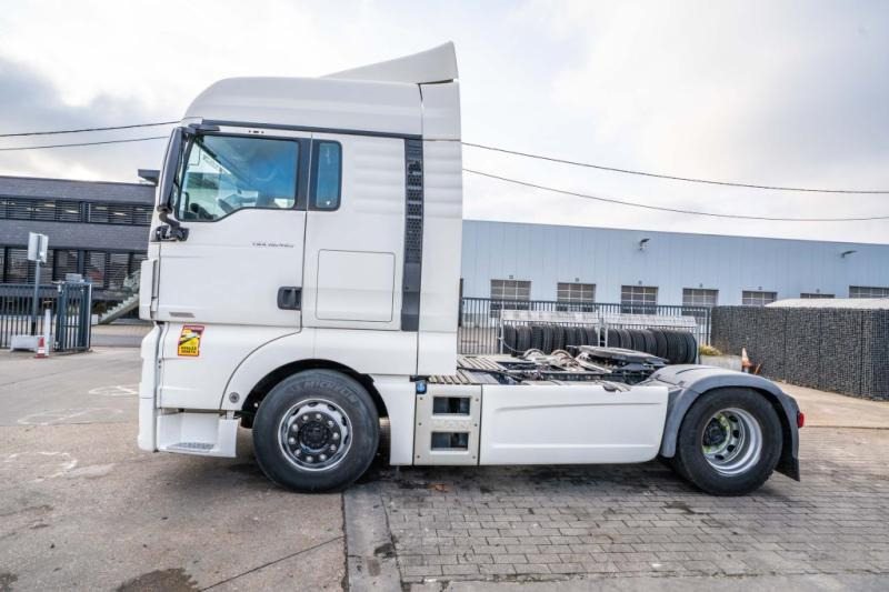 MAN TGX 18.460 XLX + INTARDER - Trekkvogn: bilde 2 MAN TGX 18.460 XLX + INTARDER - Trekkvogn: bilde 2