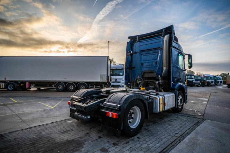 Mercedes ACTROS 1846 LS + HYDR. - Trekkvogn: bilde 4 Mercedes ACTROS 1846 LS + HYDR. - Trekkvogn: bilde 4