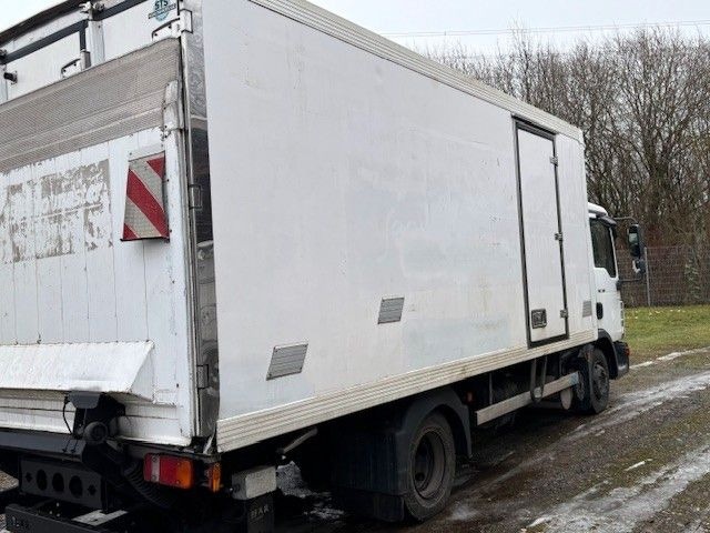 MAN 7.180 Tiefkühlkoffer LBW 8.180 - Lastebil med kjøl: bilde 2 MAN 7.180 Tiefkühlkoffer LBW 8.180 - Lastebil med kjøl: bilde 2