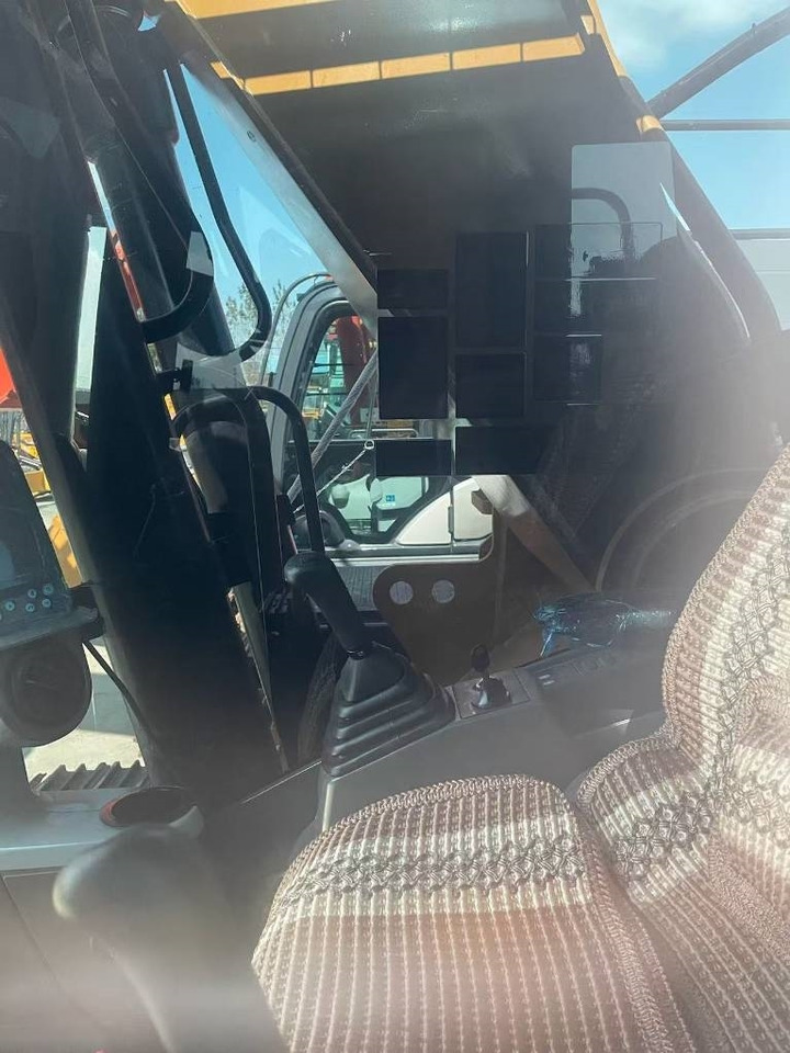 CAT 330D2 - Beltegraver: bilde 2 CAT 330D2 - Beltegraver: bilde 2