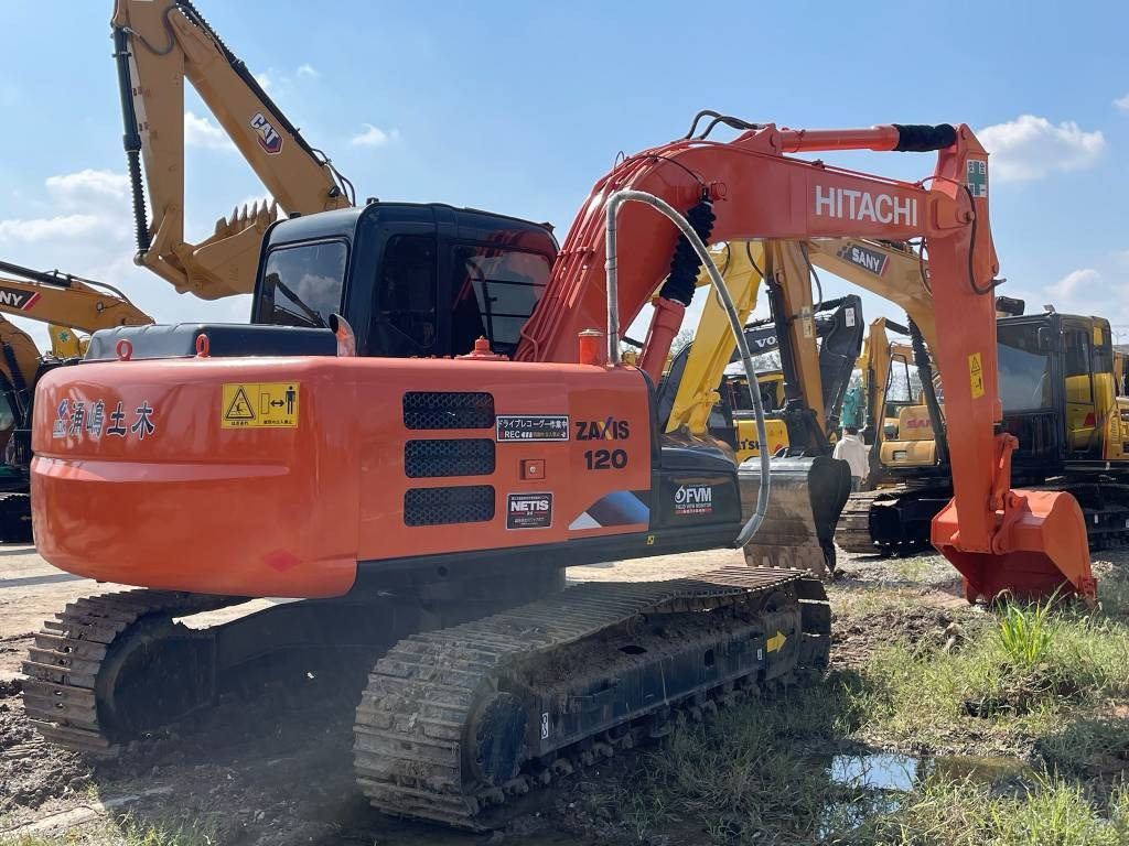 Hitachi ZX 120 - Beltegraver: bilde 1 Hitachi ZX 120 - Beltegraver: bilde 1