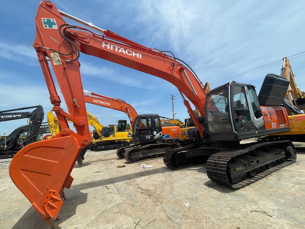 Hitachi ZX 240 - Beltegraver: bilde 1 Hitachi ZX 240 - Beltegraver: bilde 1