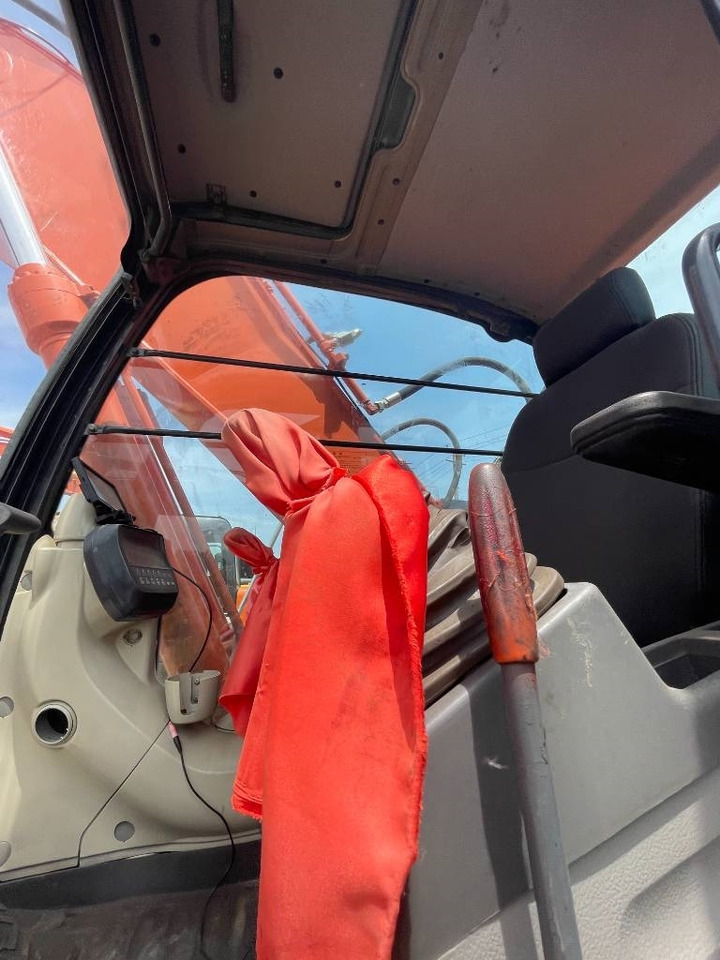 Hitachi ZX 240 - Beltegraver: bilde 2 Hitachi ZX 240 - Beltegraver: bilde 2