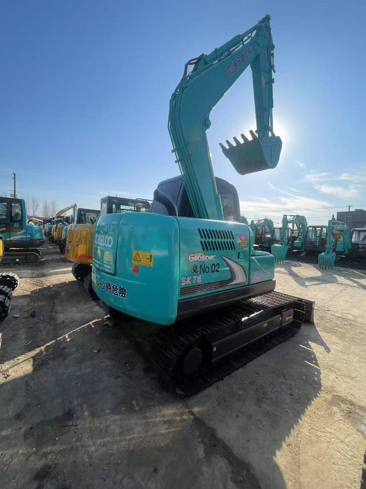 Beltegraver Kobelco SK 75: bilde 1