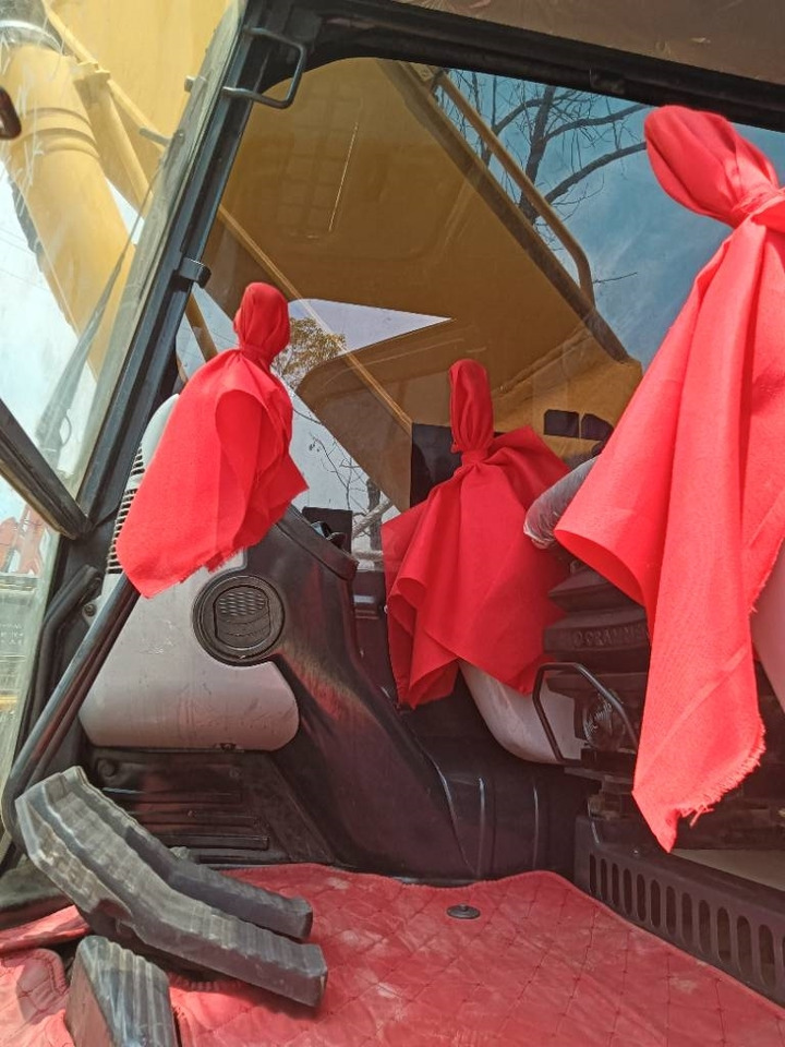 Komatsu PC 240 - Beltegraver: bilde 4 Komatsu PC 240 - Beltegraver: bilde 4