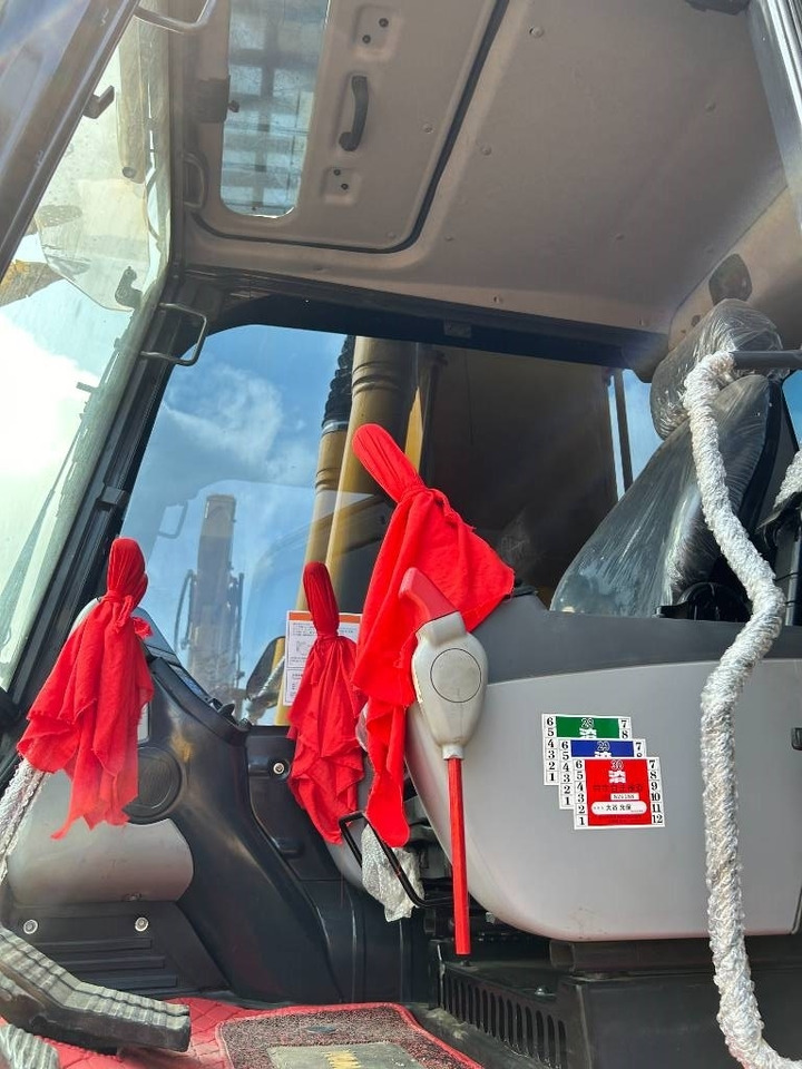 Komatsu PC 240 LC - Beltegraver: bilde 4 Komatsu PC 240 LC - Beltegraver: bilde 4