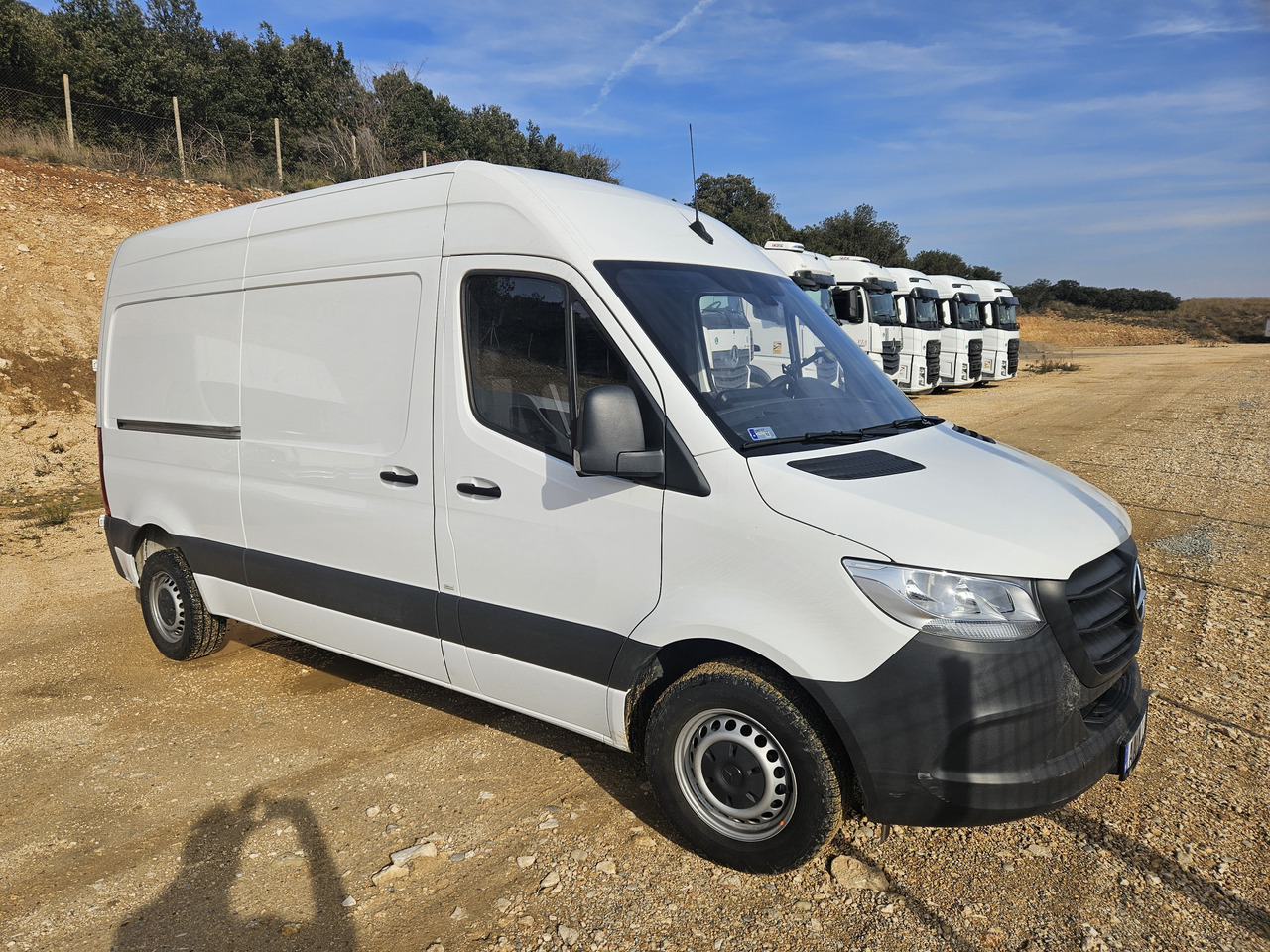 Mercedes-Benz Mercedes-Benz Sprinter L2H2 907 315 CDI - Varebil med skap: bilde 1 Mercedes-Benz Mercedes-Benz Sprinter L2H2 907 315 CDI - Varebil med skap: bilde 1