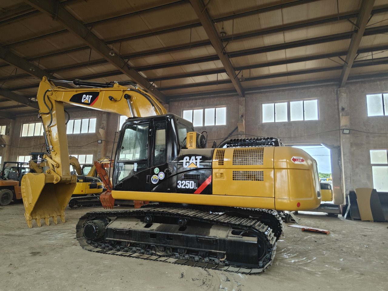 CATERPILLAR 325D Used cat 325 excavator cheap sale - Beltegraver: bilde 1 CATERPILLAR 325D Used cat 325 excavator cheap sale - Beltegraver: bilde 1